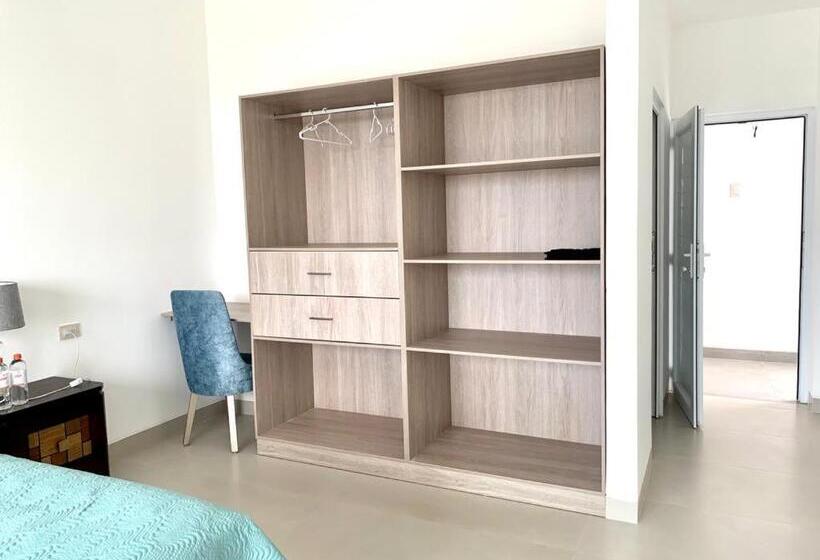 اتاق لوکس با بالکن و چشم‌انداز دریا, Casa Lobster Bay