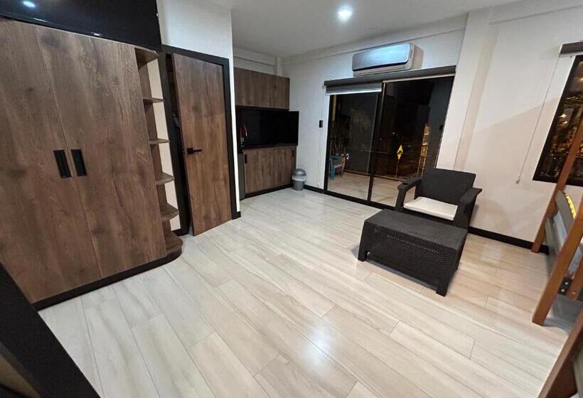سوییت جونیور با بالکن, Ocean Drive Lodge
