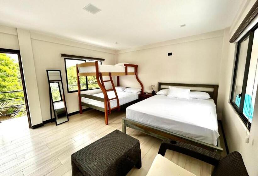 سوییت جونیور با بالکن, Ocean Drive Lodge