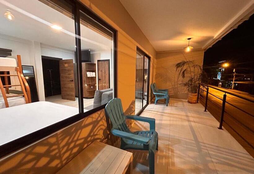 سوییت جونیور با بالکن, Ocean Drive Lodge