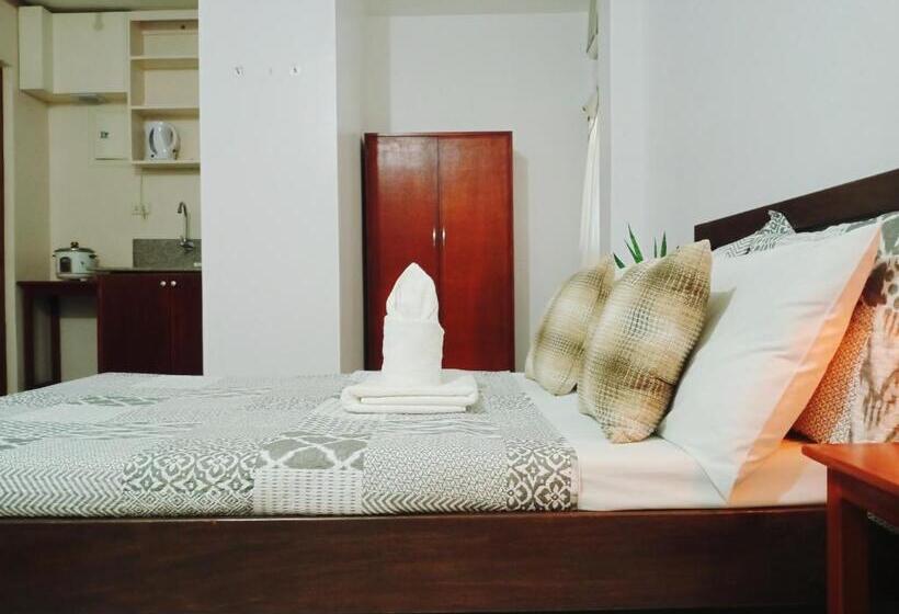 استودیوی استاندارد, Mariana Condotel
