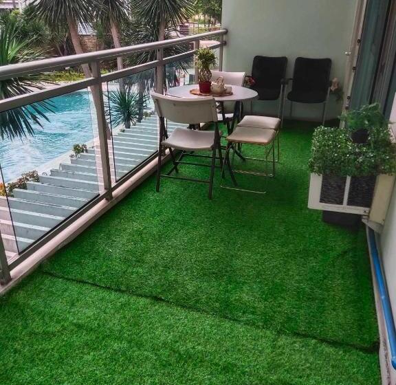 اتاق خانوادگی, My Space At Azure Urban Resort Residences
