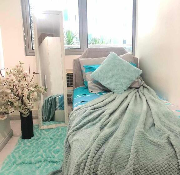 اتاق خانوادگی, My Space At Azure Urban Resort Residences