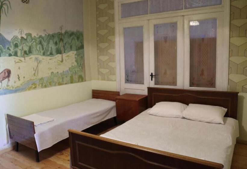 Семейный Номер, Selina Guest House