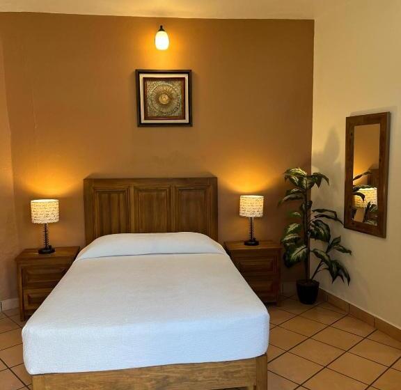 اتاق استاندارد چهار تخته, Jardín Del Cantador