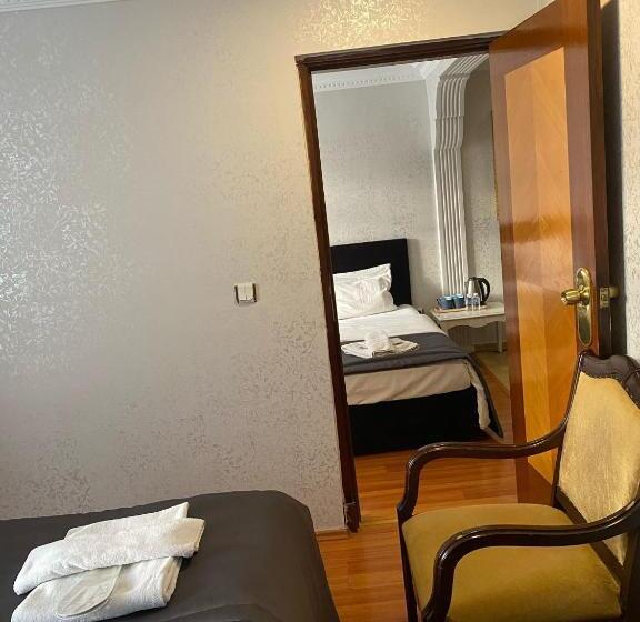 آپارتمان 2 خوابه, Timex Suites