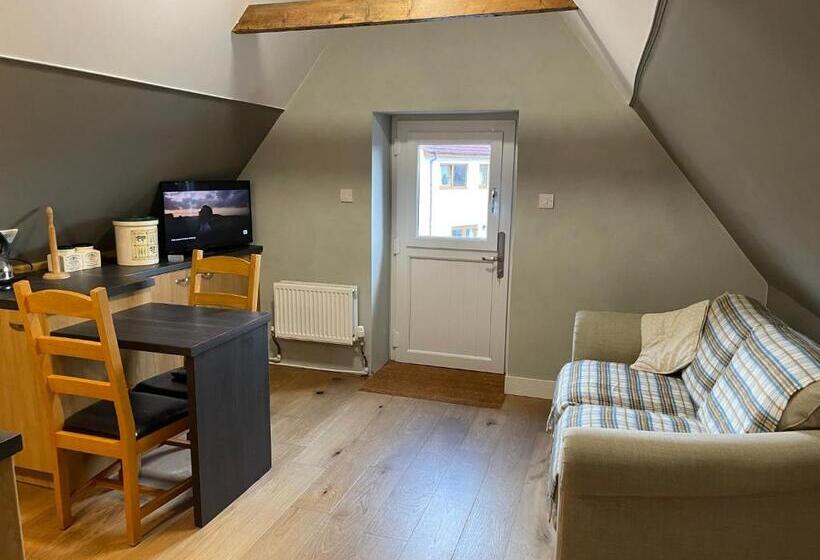 Номер Стандарт, Braemorriston Lodge