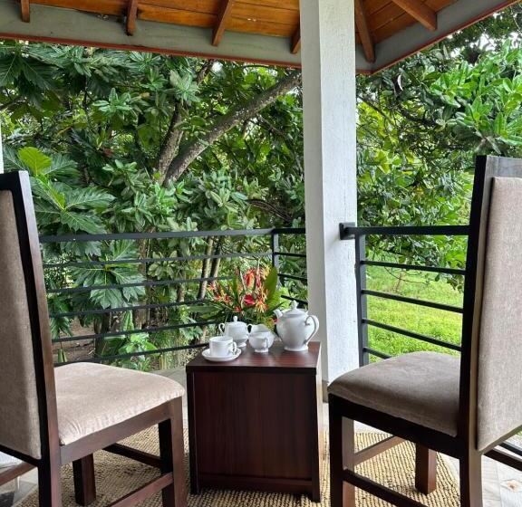 Номер Стандарт Совместная Ванная, Weligama House