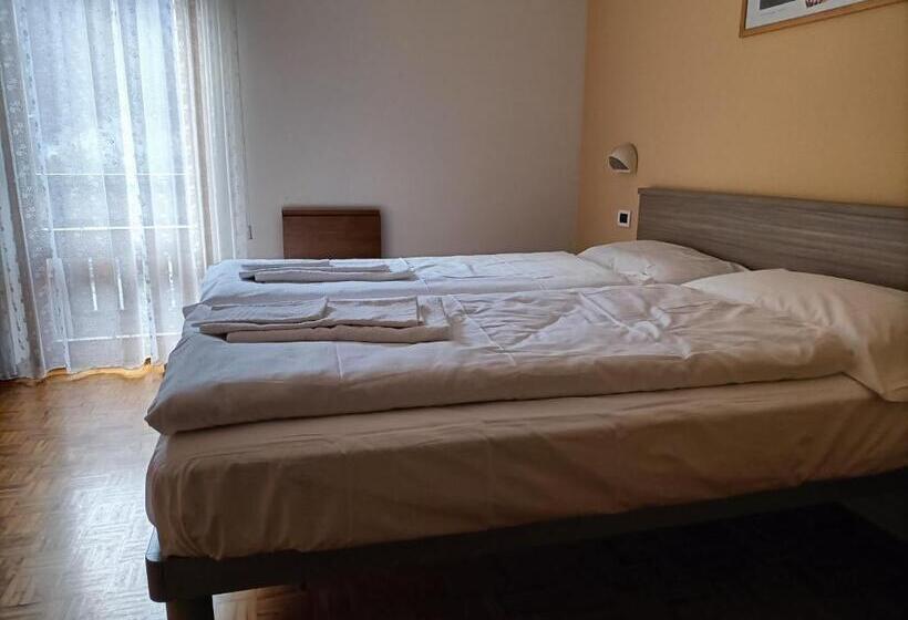 Номер Стандарт, Albergo Al Lago