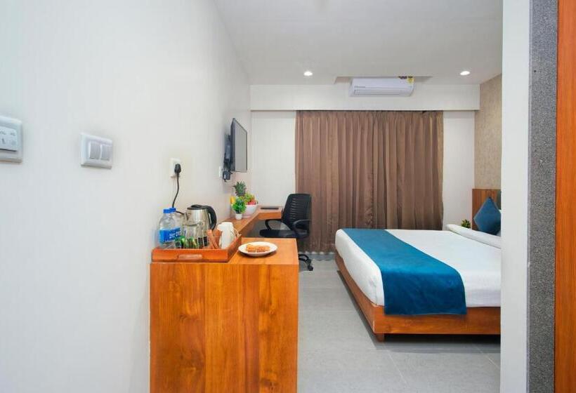 Номер Deluxe, Pride Elite Wellness Resort Becharaji Near Becharaji Railway Station