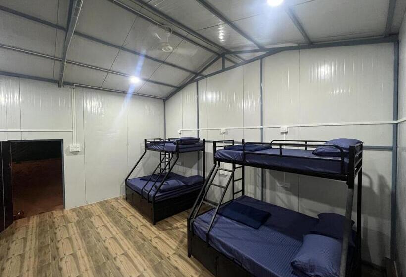 تختخواب در اتاق مشترک, Goko Hostel