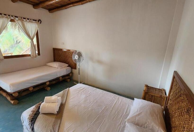 חדר סטנדרט לשלושה עם נוף לגינה, Kinti Guest House