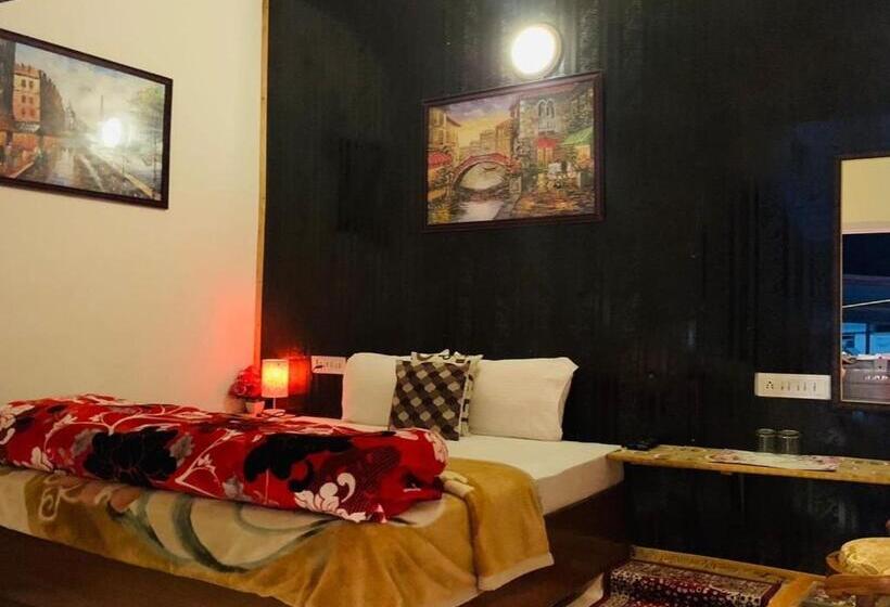 豪华房间, Solan Regency