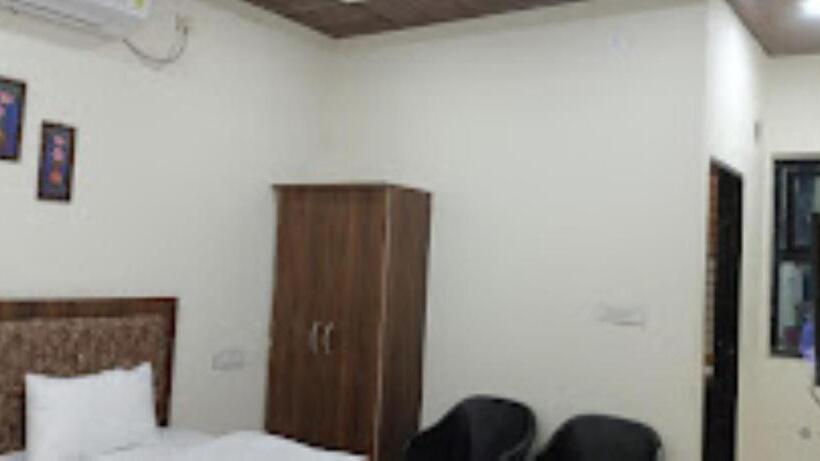 デラックスルーム, Royal Sagar , Sagar