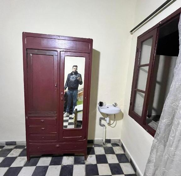 اتاق اکونومی, Hôtel Du Parc