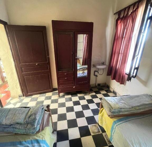 اتاق اکونومی, Hôtel Du Parc