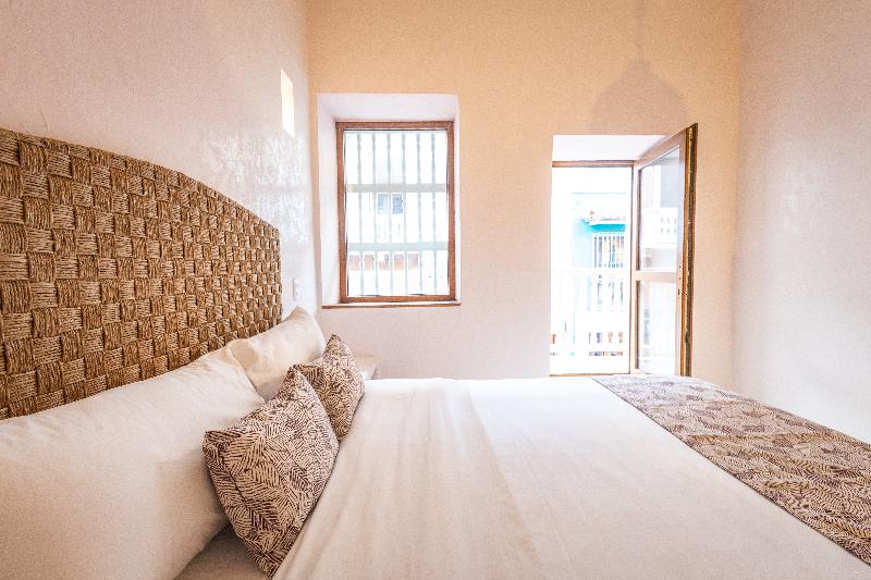 اتاق لوکس با بالکن, Casa Noa Colonial Rooms