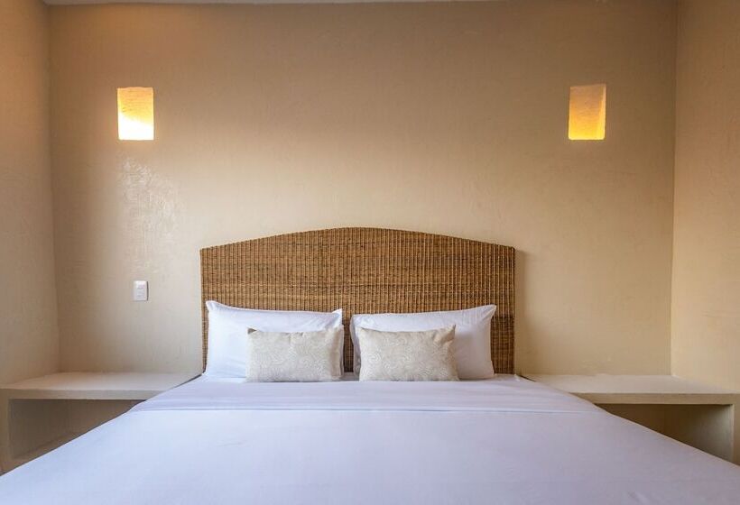 اتاق سوپریور با تخت بزرگ, Casa Noa Colonial Rooms