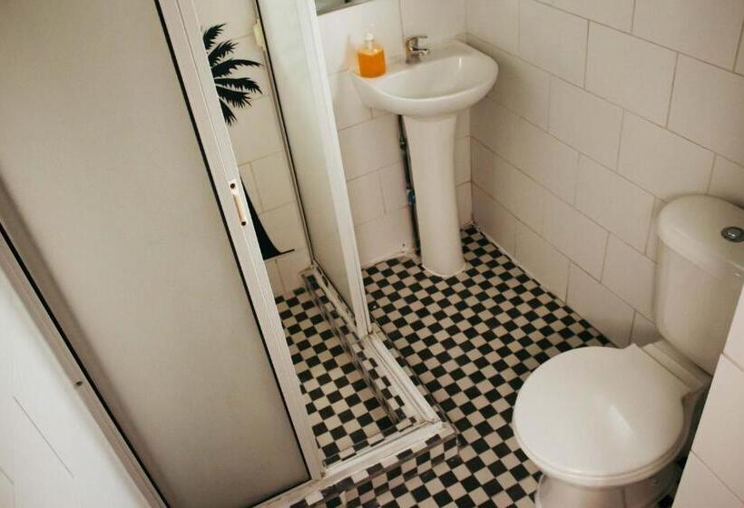 اتاق استاندارد, Hostal Salvador