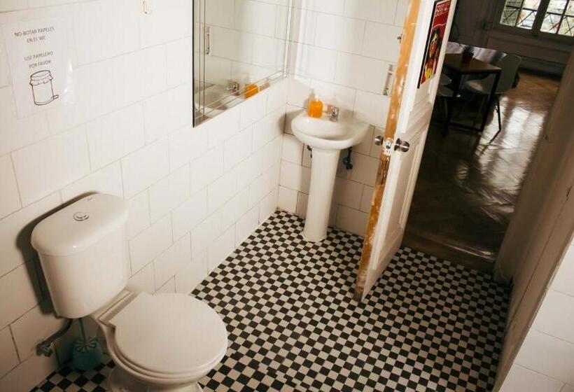اتاق کلاسیک چهارنفره, Hostal Salvador