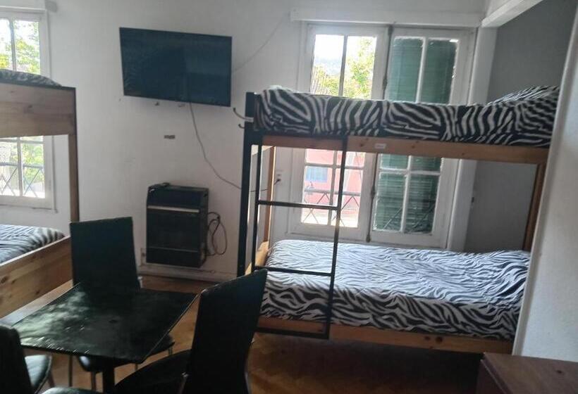 اتاق خانوادگی, Hostal Salvador