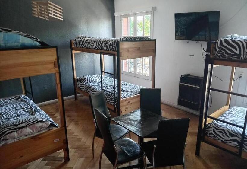 اتاق خانوادگی, Hostal Salvador