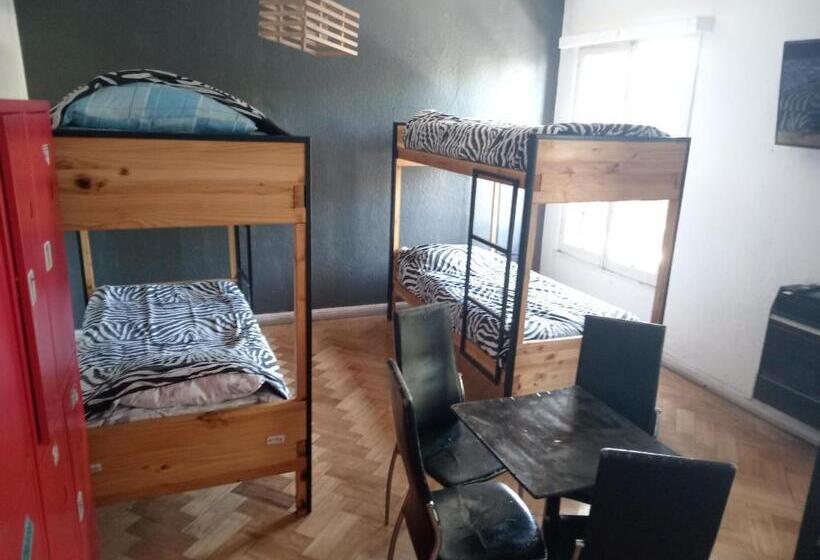 اتاق خانوادگی, Hostal Salvador