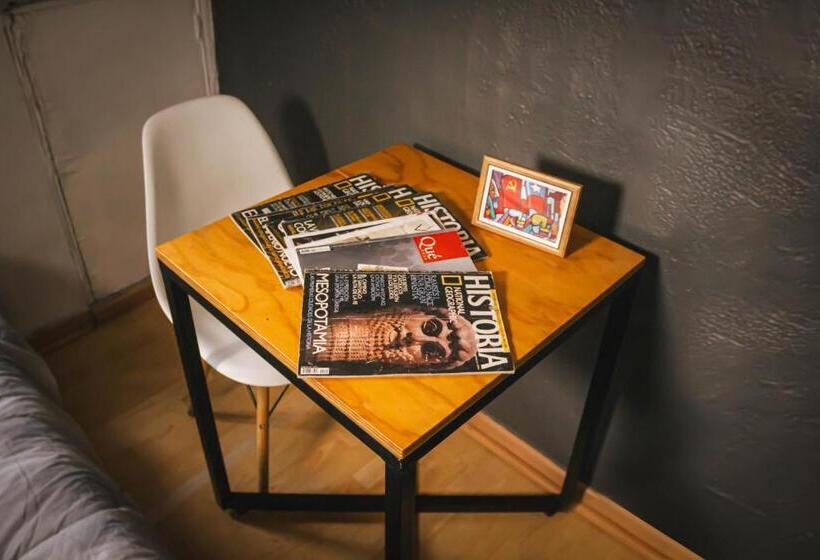 اتاق استاندارد سه نفره, Hostal Salvador