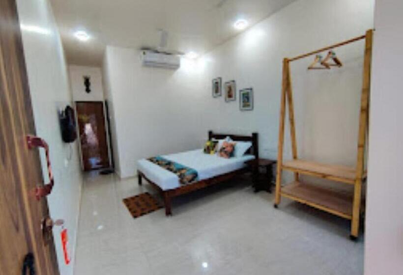 غرفة قياسية, Tom S Hideout Resorts,mumbai