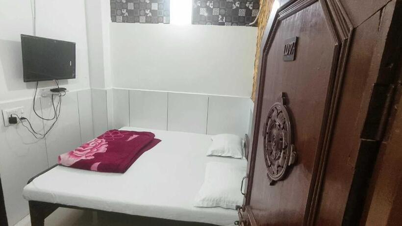 Трехместный Номер Классика, Oyo Hotel Raj Palace