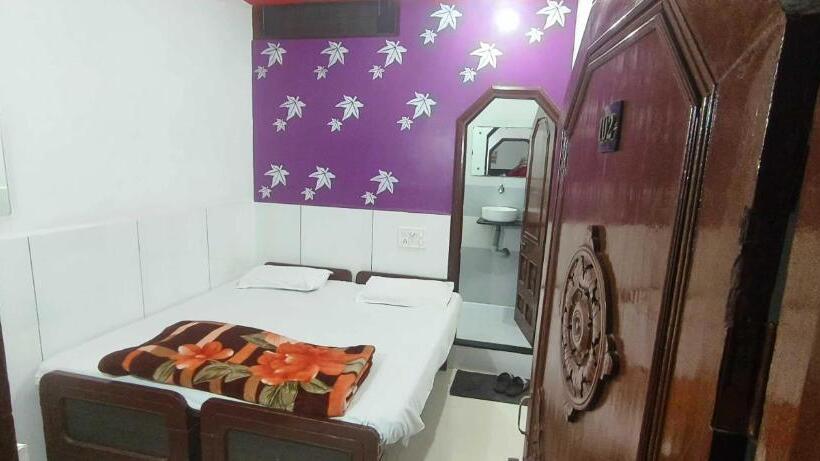 Трехместный Номер Классика, Oyo Hotel Raj Palace