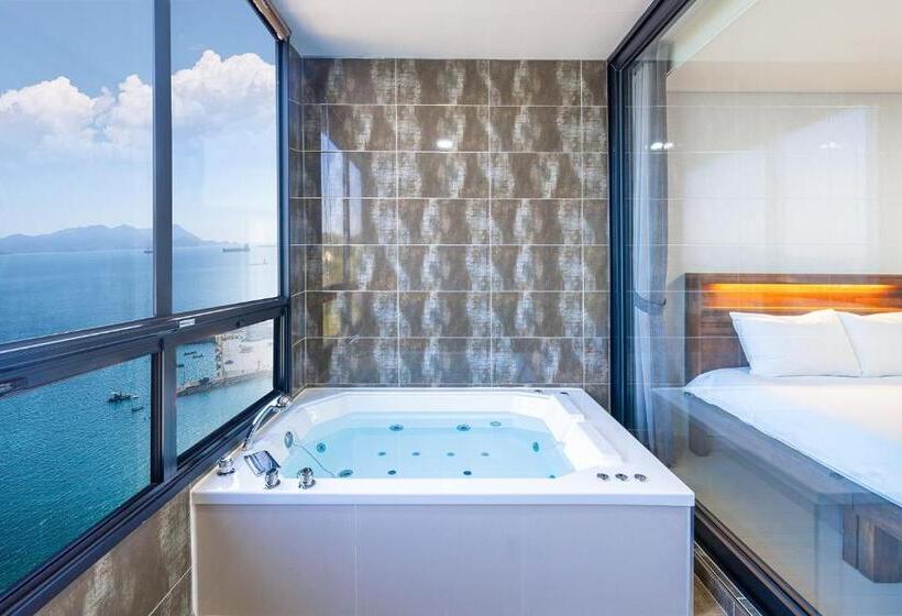 اتاق لوکس با چشم‌انداز دریا, Le Paradis Ocen View Spa Pension