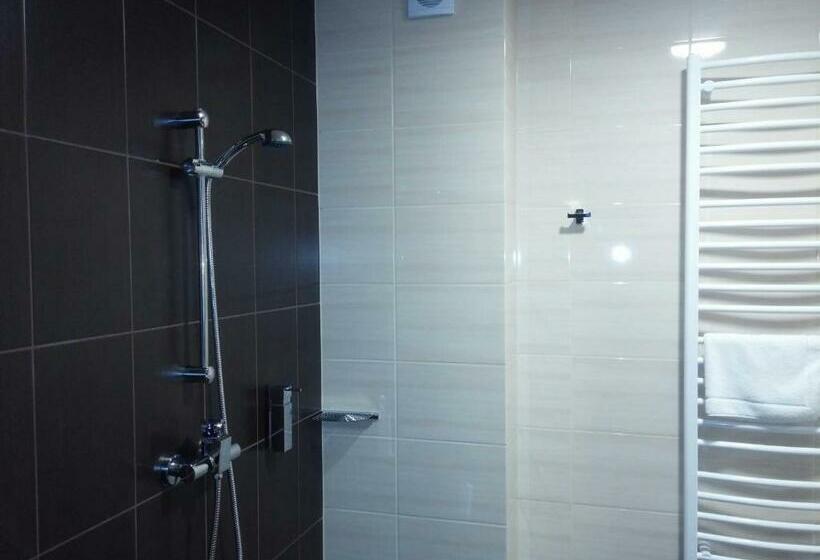 Quarto Estandar para Deficientes Físicos, Ck Kalina