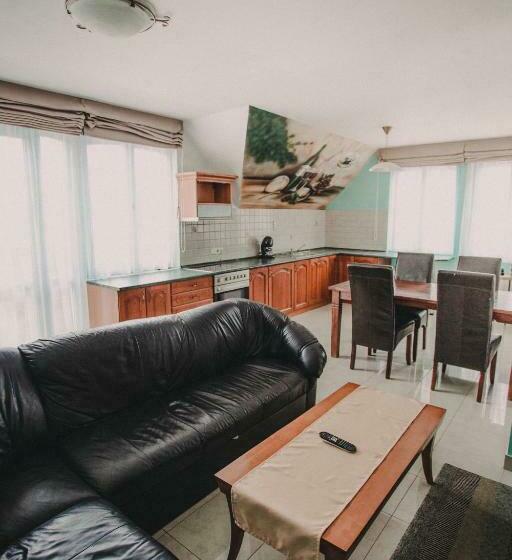 Apartamento 1 Dormitório, ötösfogat Panzió
