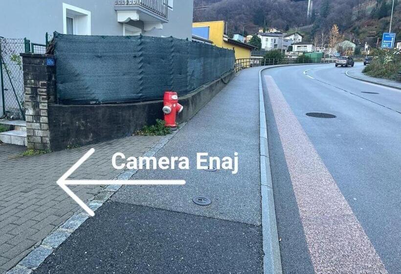 اتاق لوکس, Camera Enaj