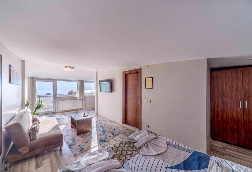 اتاق استاندارد با بالکن و چشم‌انداز دریا, City Hall Apart Hotel Sultanahmet