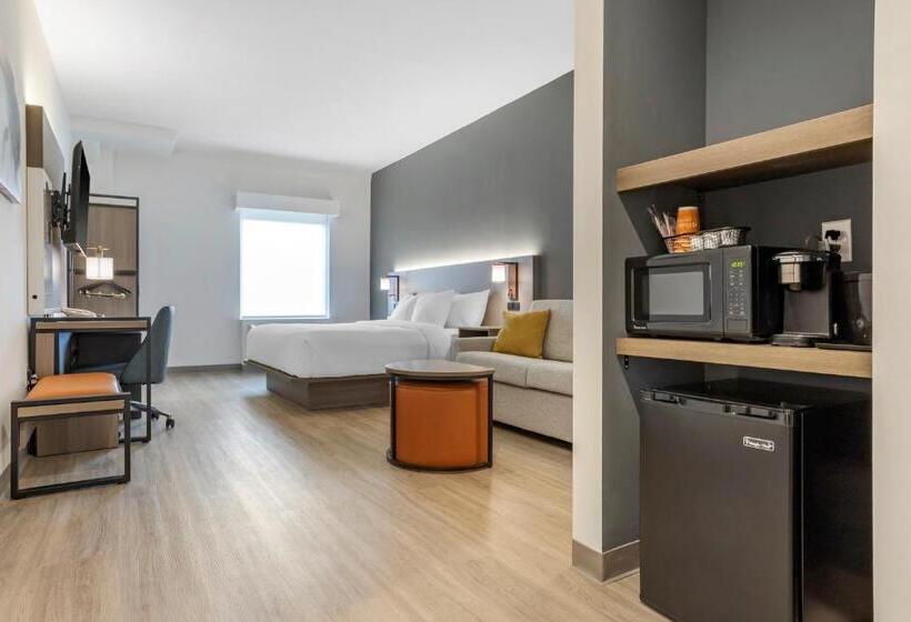 سوئیت برای معلولان, Comfort Inn & Suites Newark Liberty International Airport