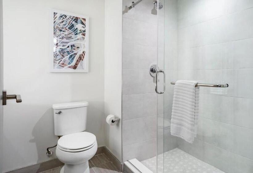 اتاق استاندارد چهار تخته, Comfort Inn & Suites Newark Liberty International Airport