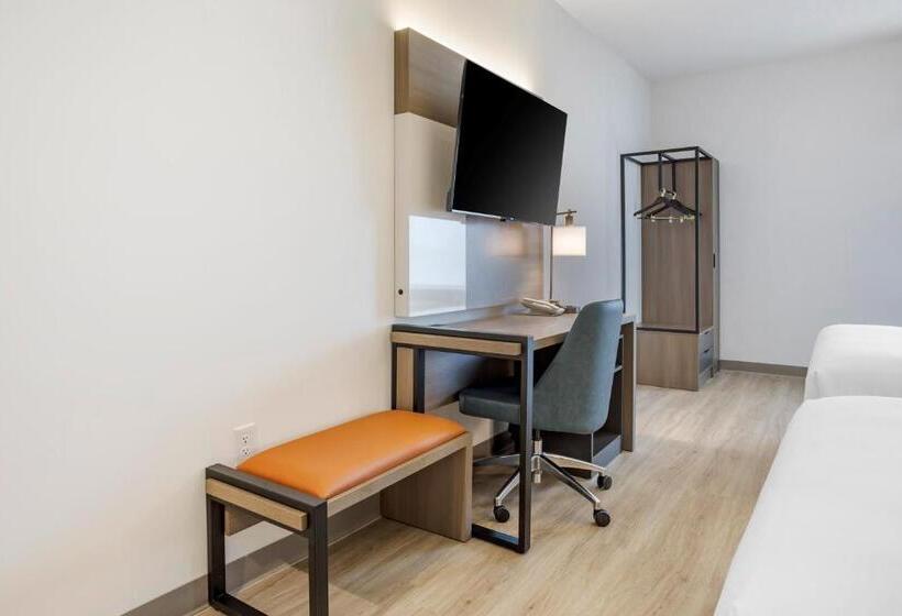 اتاق استاندارد چهار تخته, Comfort Inn & Suites Newark Liberty International Airport