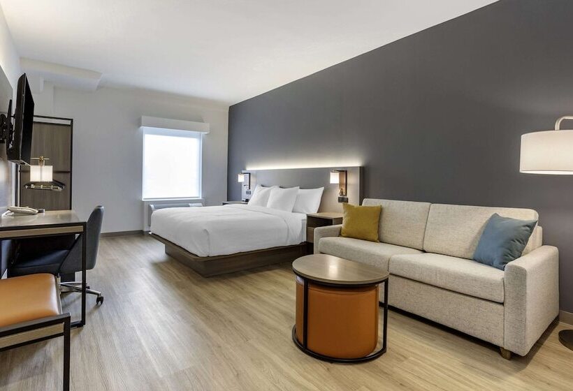 سوئیت برای معلولان, Comfort Inn & Suites Newark Liberty International Airport