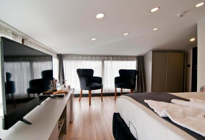 اتاق لوکس با چشم‌انداز دریا, Demhat Hotel Old City