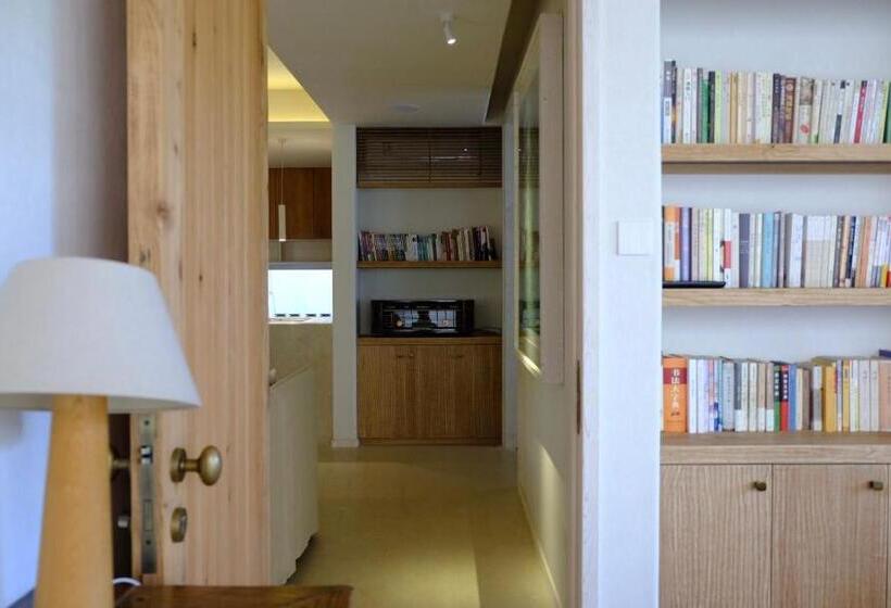اتاق لوکس, Craft House