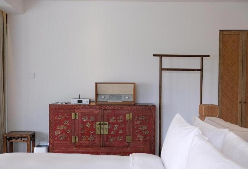 3 Bedroom Suite, Craft House