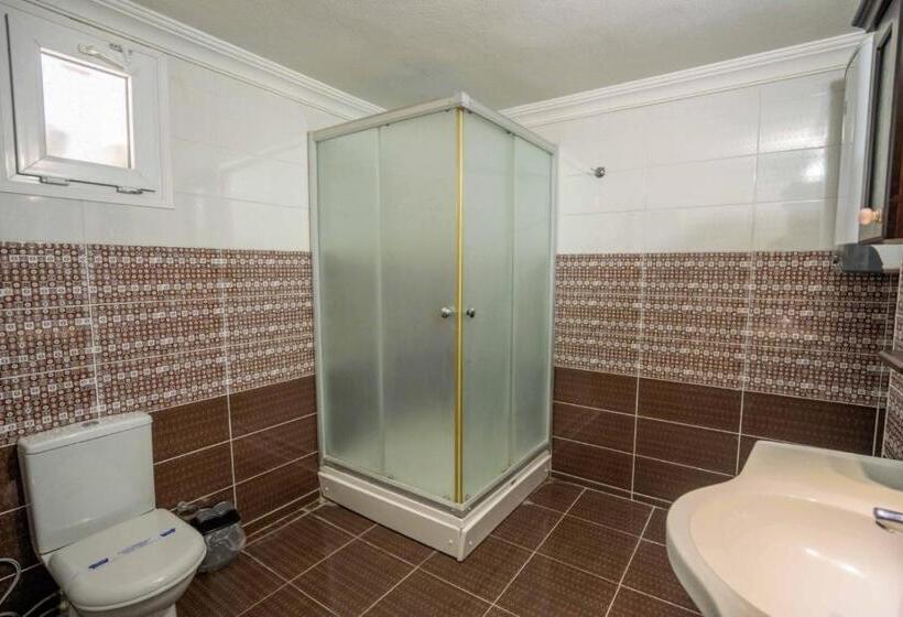 Номер Стандарт Вид на Сад, Cunda Ada Kızı Otel