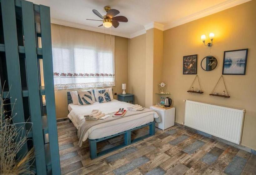 Номер Стандарт с Балконом, Cunda Ada Kızı Otel