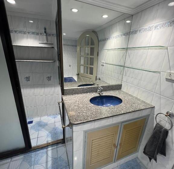 آپارتمان 1 خوابه با چشم‌انداز دریا, Pattaya Beach Condo