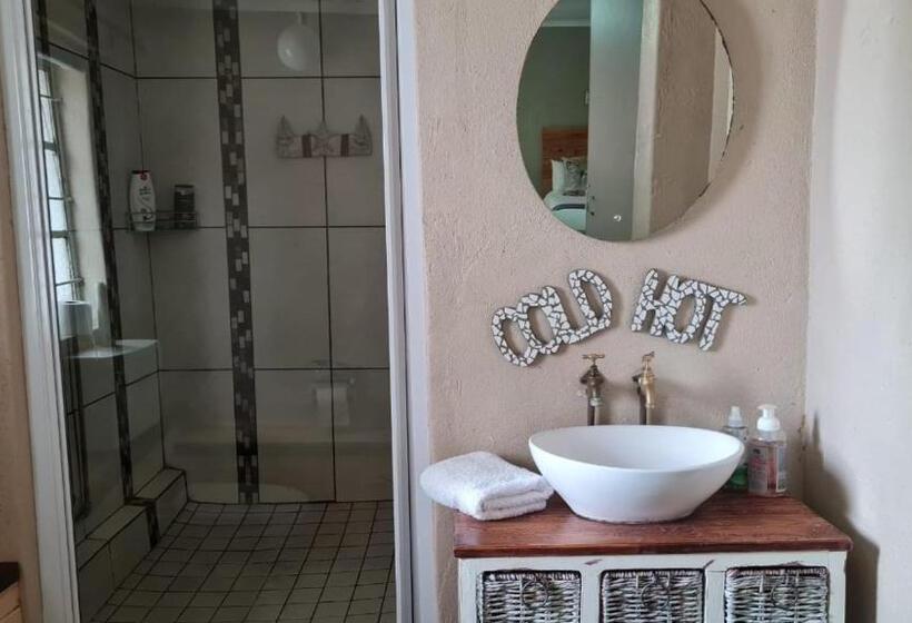 Семейный Номер, Lavender Blue Guesthouse