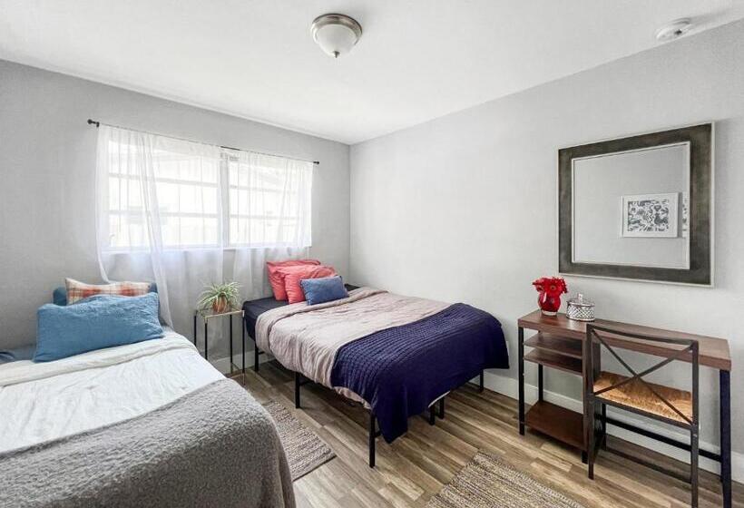 חדר משפחתי, Miami Residential