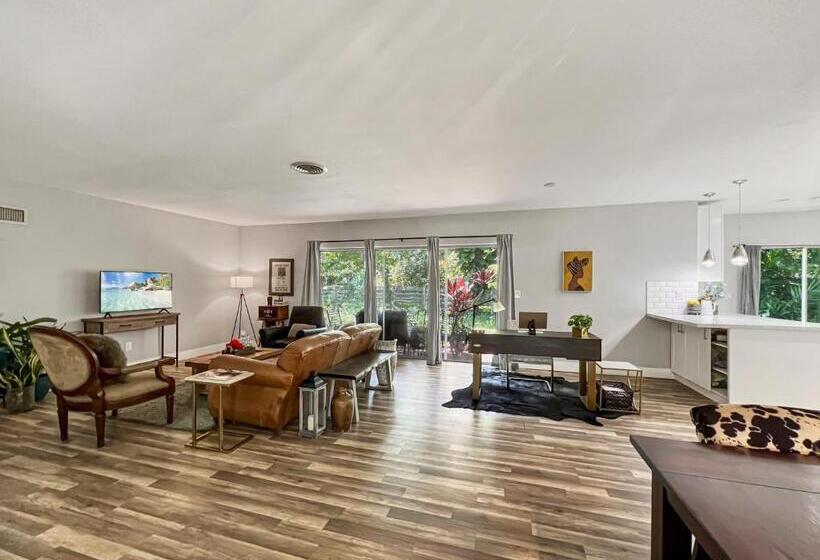 חדר דלוקס, Miami Residential