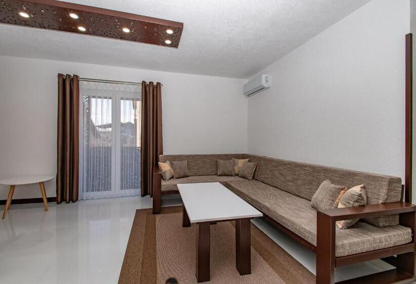 آپارتمان 1 خوابه با بالکن, Hazam Apartmani